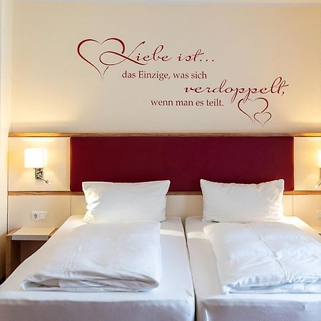 Sleepbeeone Wilhelmshaven Hotel Bagian luar foto