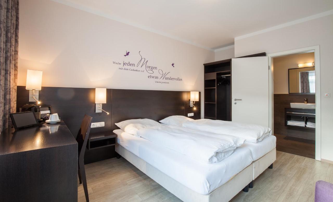 Sleepbeeone Wilhelmshaven Hotel Bagian luar foto