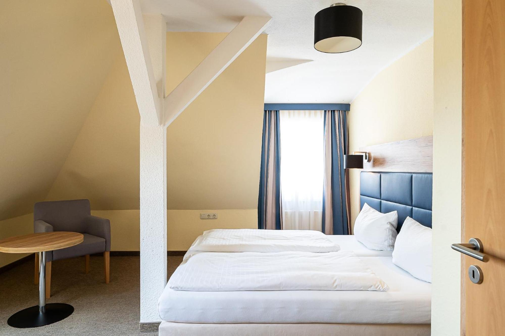 Sleepbeeone Wilhelmshaven Hotel Bagian luar foto