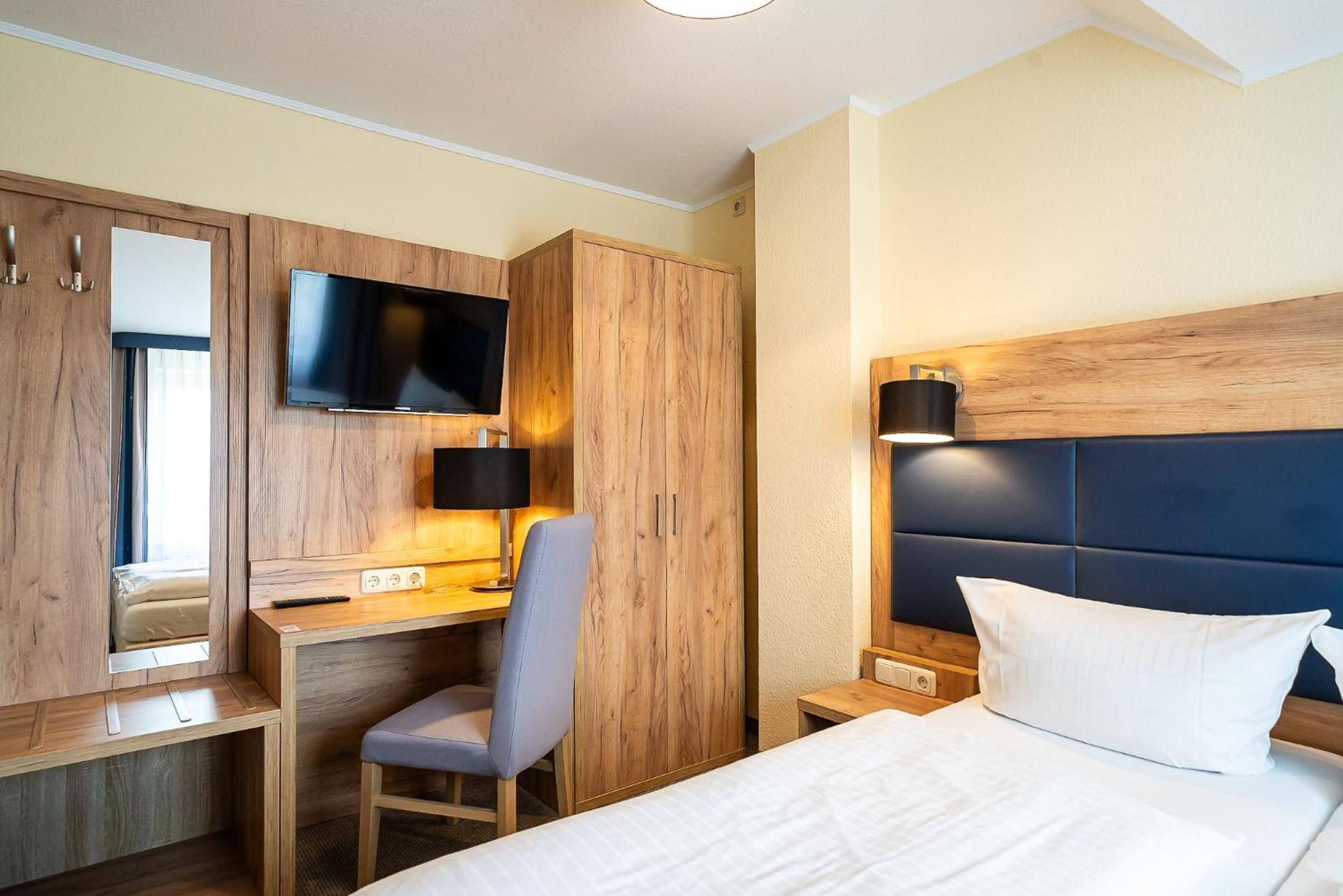 Sleepbeeone Wilhelmshaven Hotel Bagian luar foto