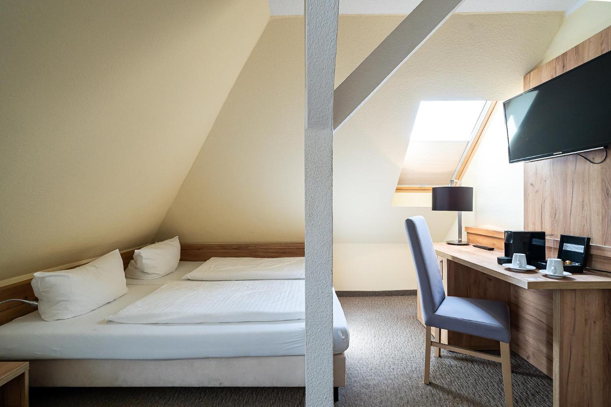 Sleepbeeone Wilhelmshaven Hotel Bagian luar foto