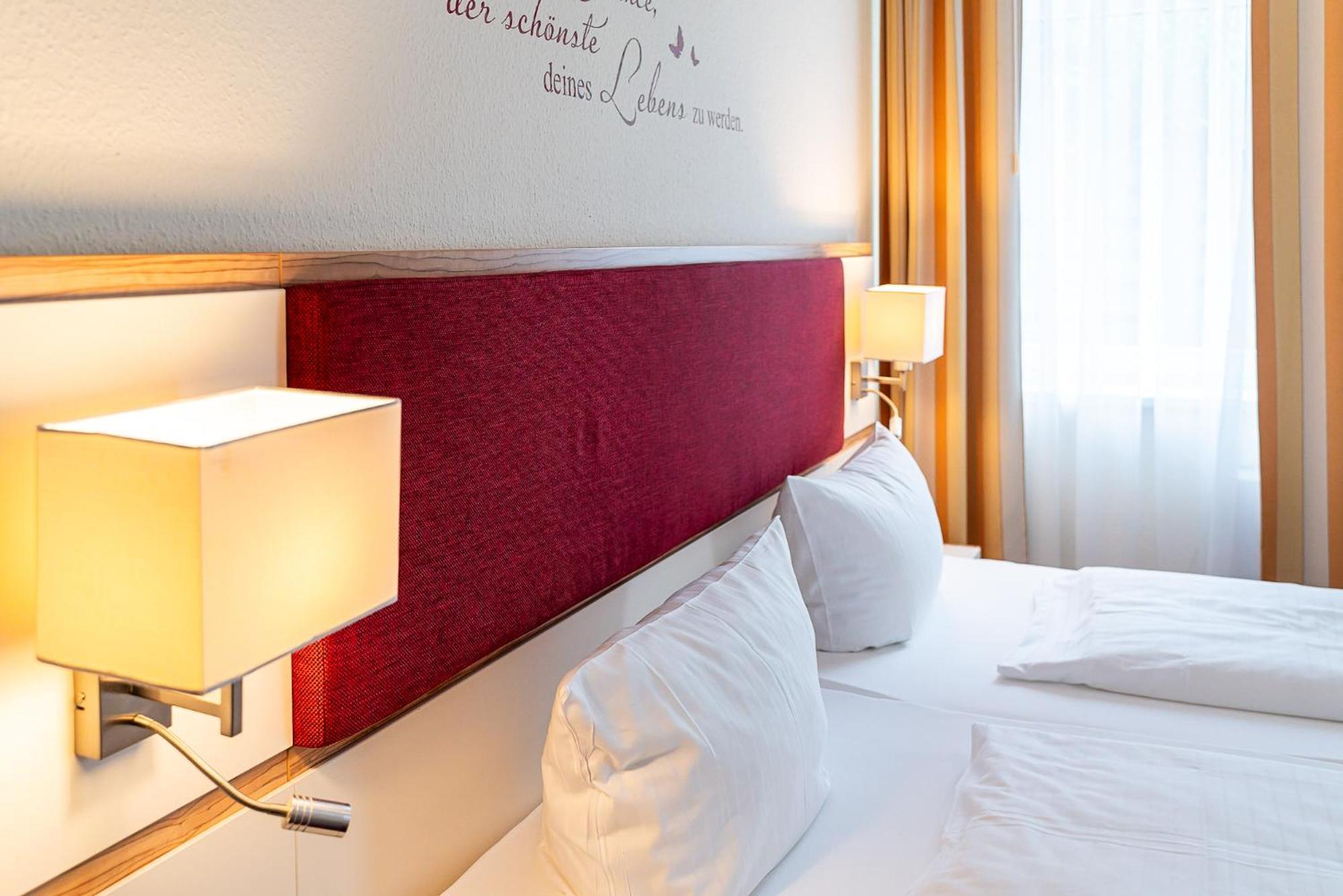 Sleepbeeone Wilhelmshaven Hotel Bagian luar foto