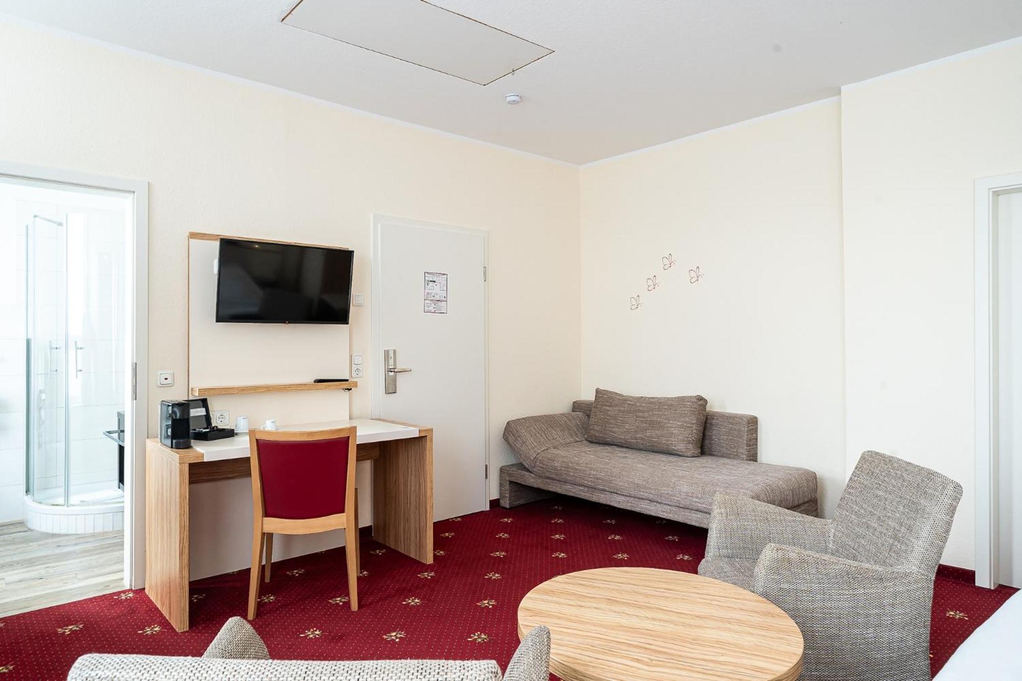 Sleepbeeone Wilhelmshaven Hotel Bagian luar foto
