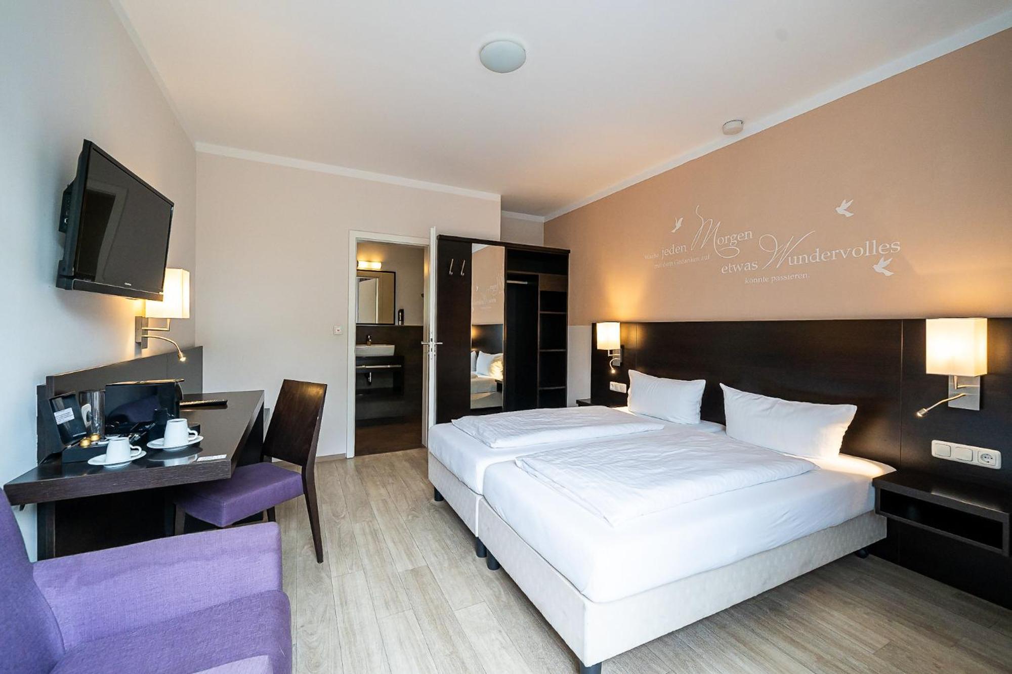 Sleepbeeone Wilhelmshaven Hotel Bagian luar foto