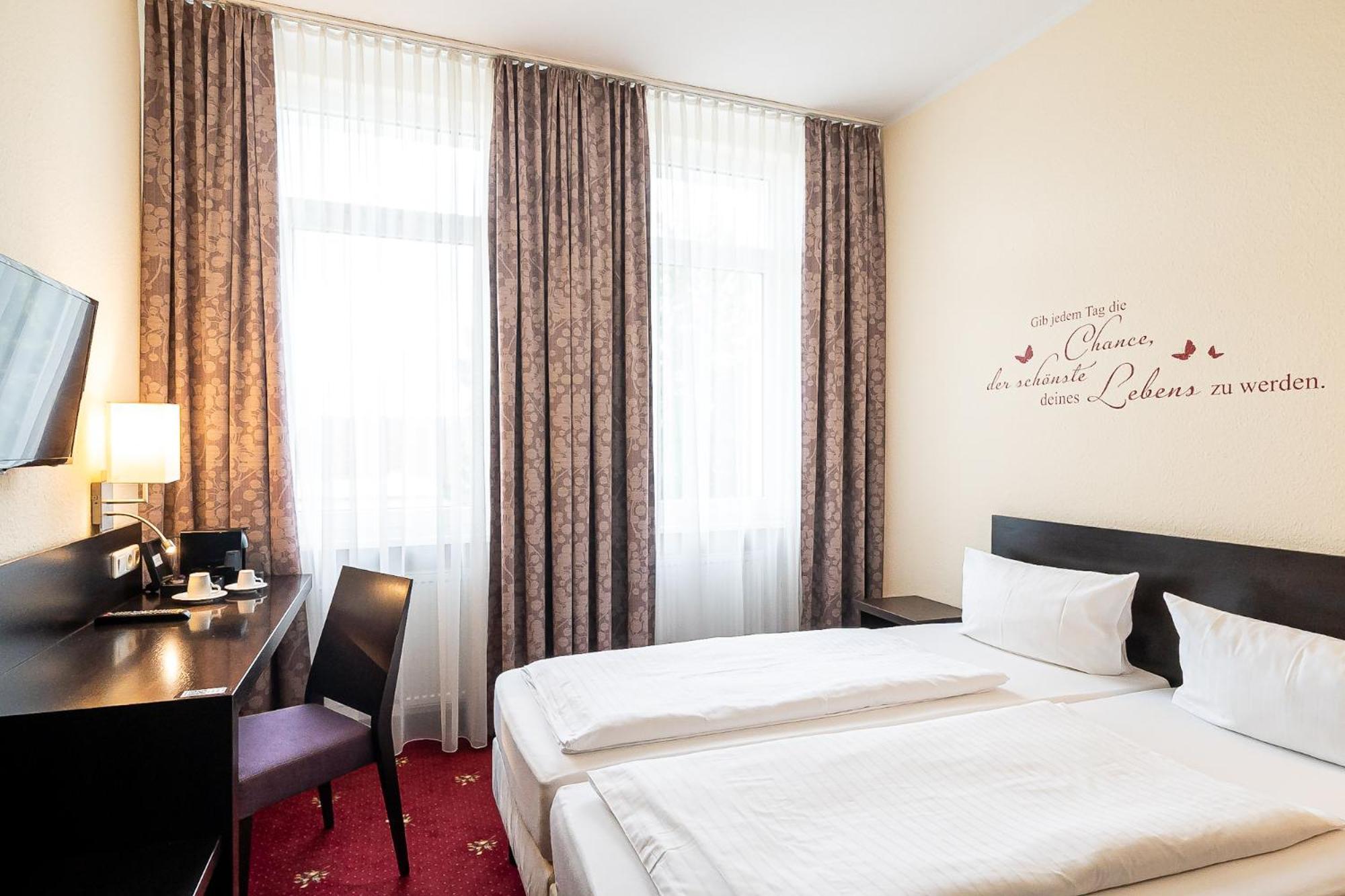 Sleepbeeone Wilhelmshaven Hotel Bagian luar foto