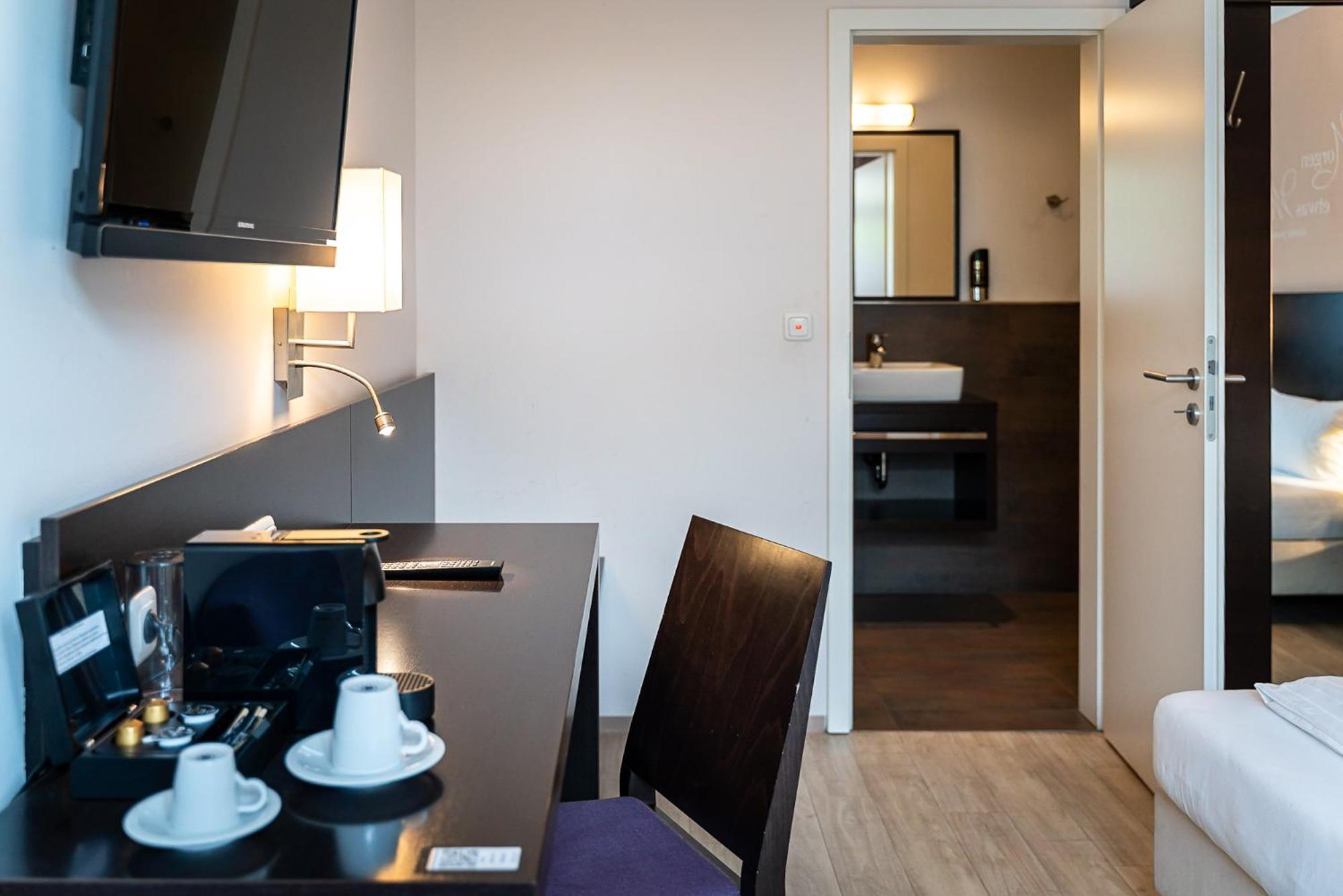 Sleepbeeone Wilhelmshaven Hotel Bagian luar foto