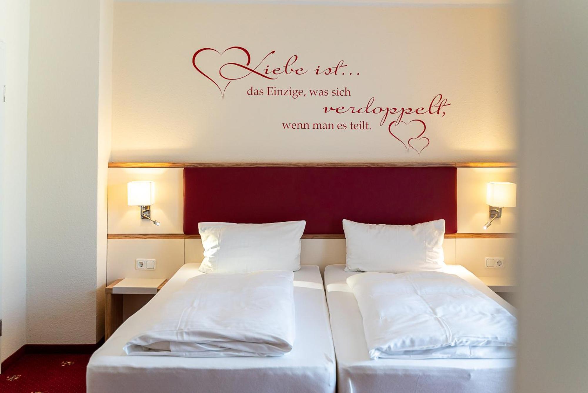 Sleepbeeone Wilhelmshaven Hotel Bagian luar foto