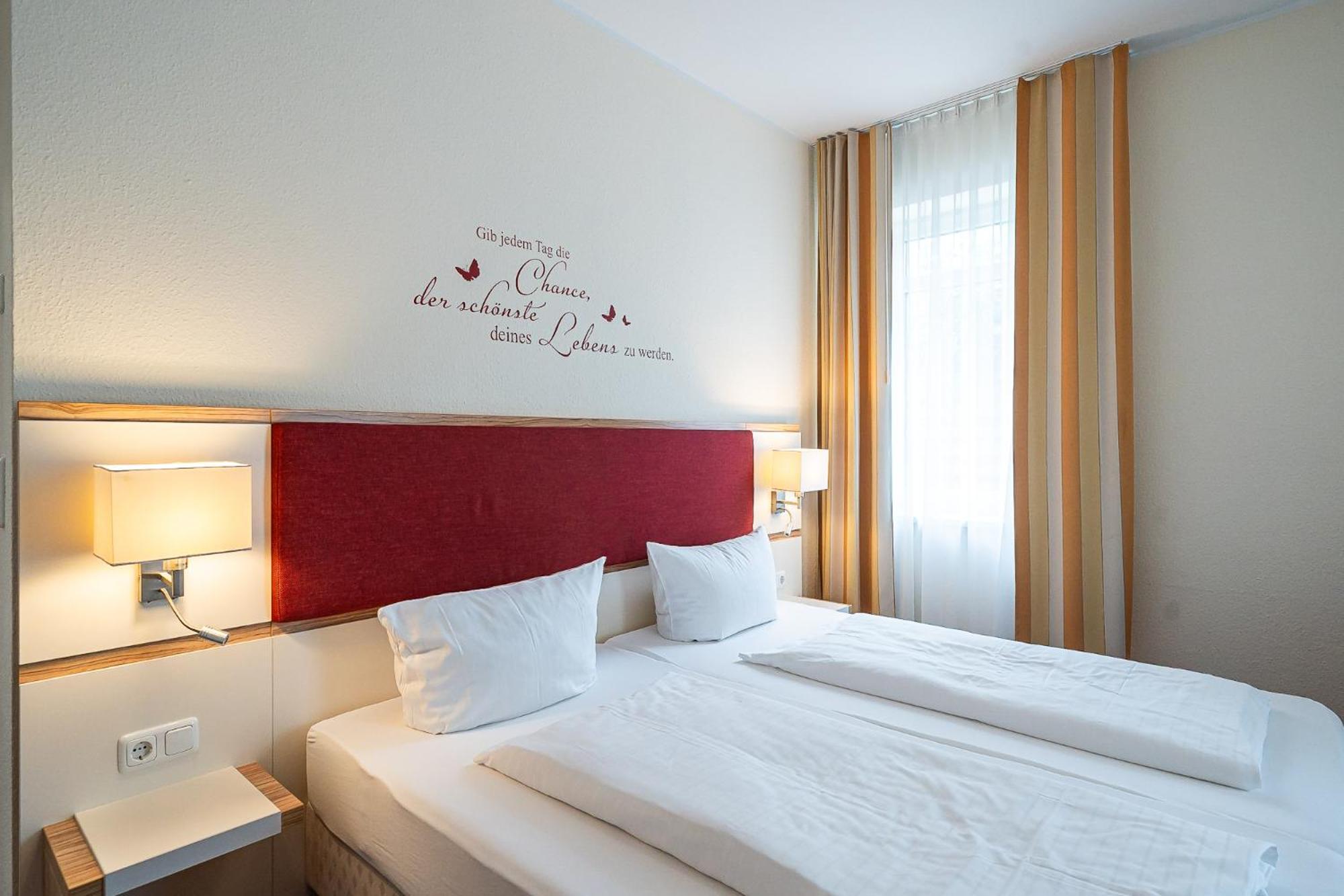 Sleepbeeone Wilhelmshaven Hotel Bagian luar foto