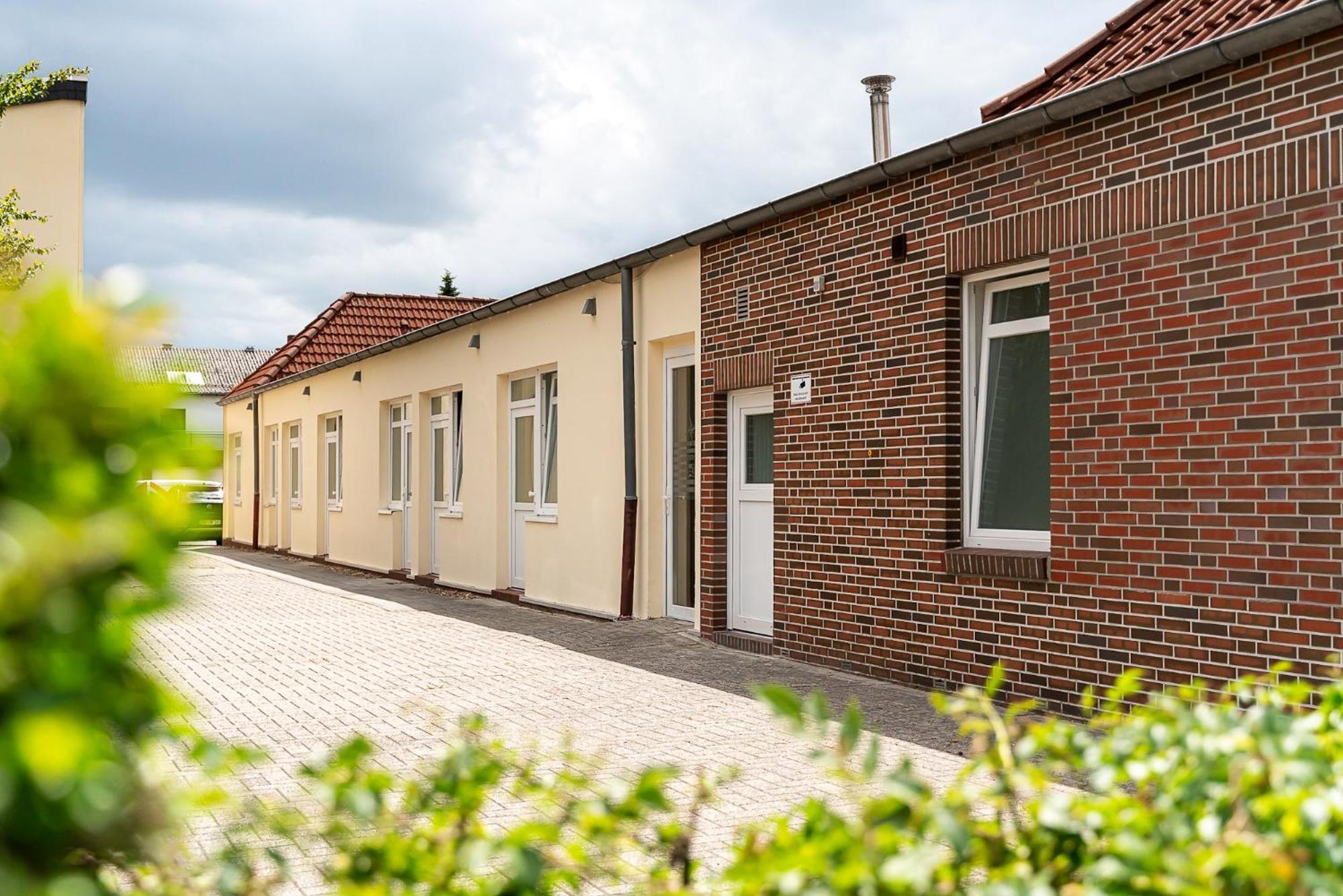 Sleepbeeone Wilhelmshaven Hotel Bagian luar foto