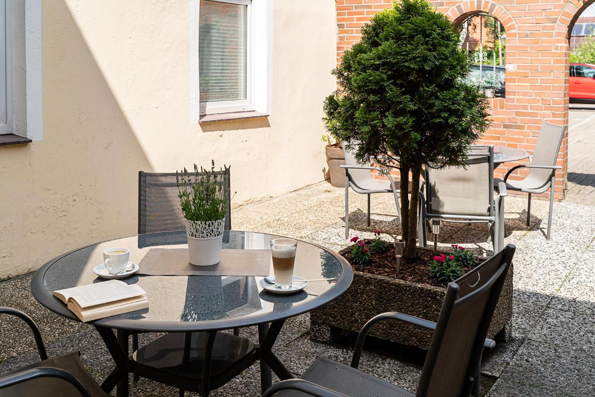 Sleepbeeone Wilhelmshaven Hotel Bagian luar foto