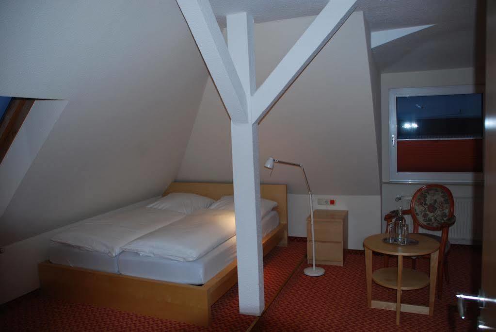 Sleepbeeone Wilhelmshaven Hotel Bagian luar foto